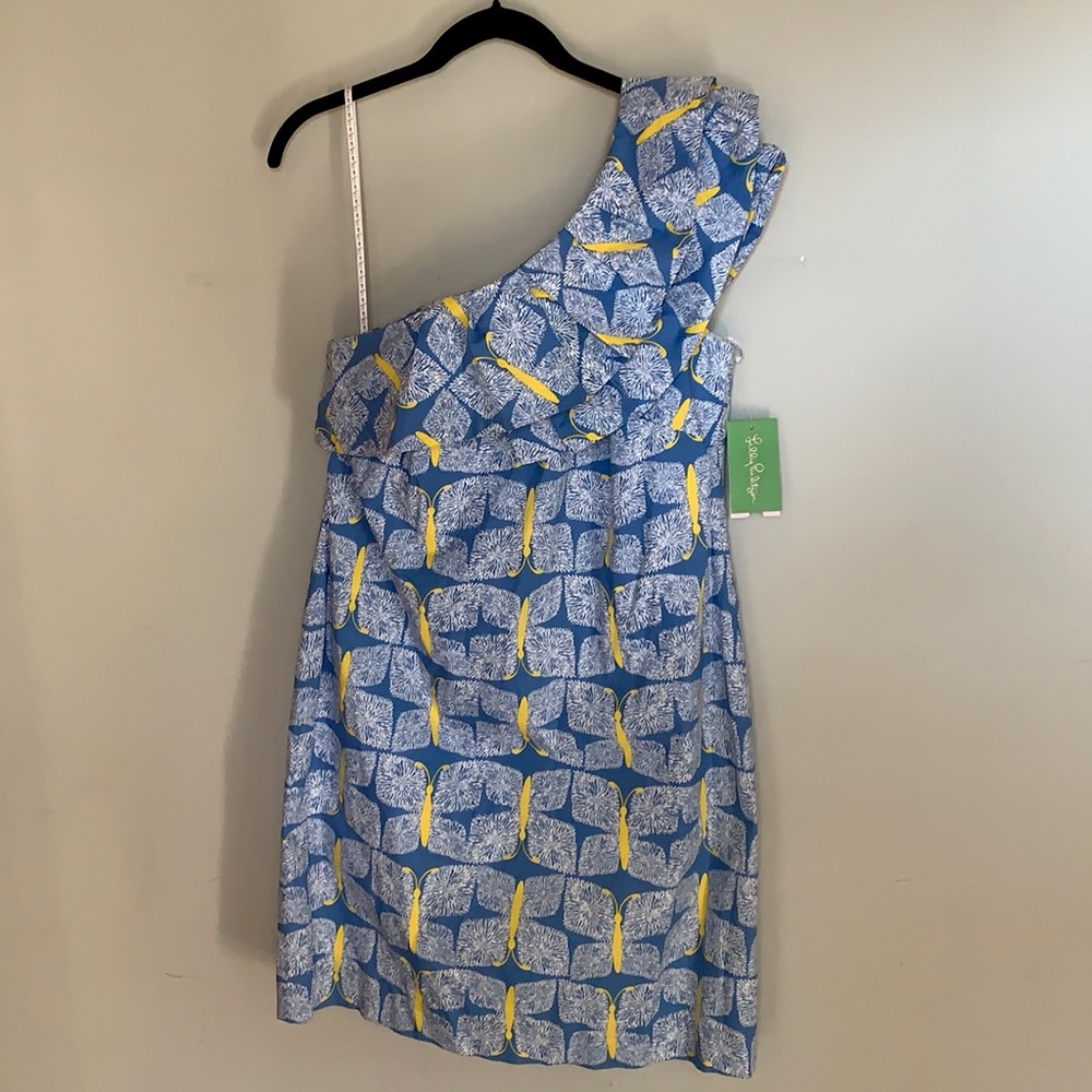 Lilly Pulitzer size 6 one shoulder dress.